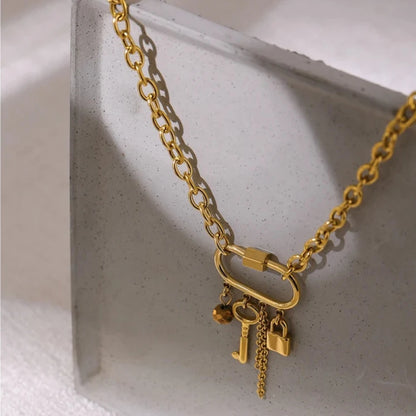 Charm Pendant 18K gold