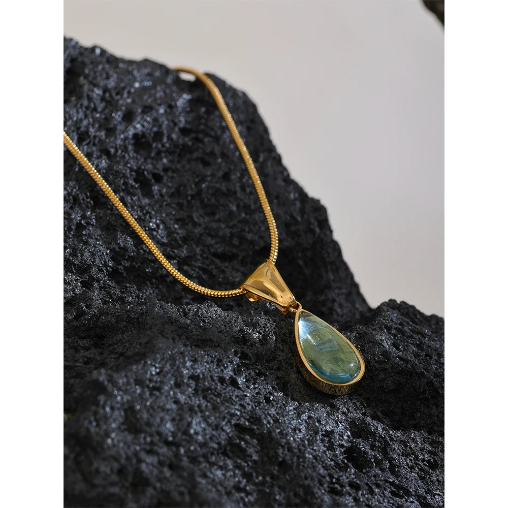 Drop Pendant 18K gold